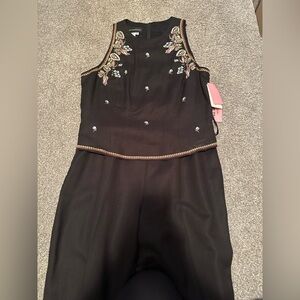 Donna Morgan Embroidered Shell and Pants Two Piece Set, size 12